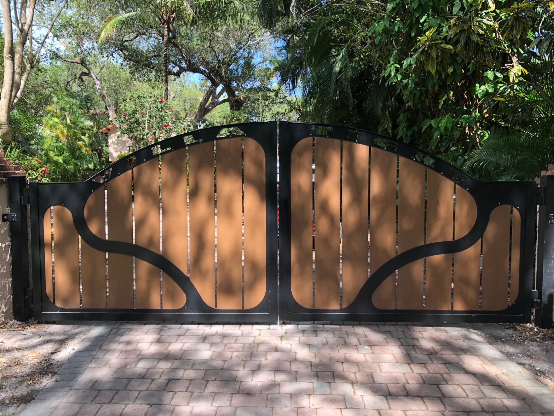 Arched Slat Privacy Gate